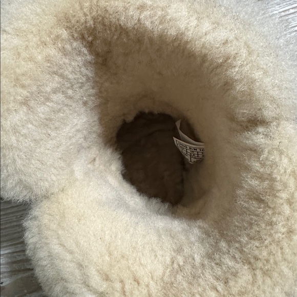 Ugg Bailey Button II Chestnut Suede and Shearling Boots Sz 7 - Picture 12 of 12